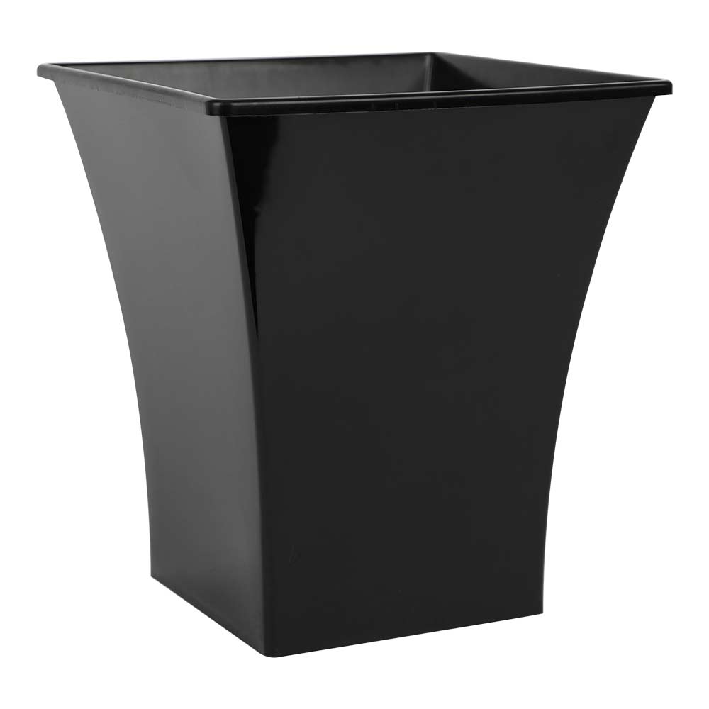 Verona planter in rectangular style in black on a white background